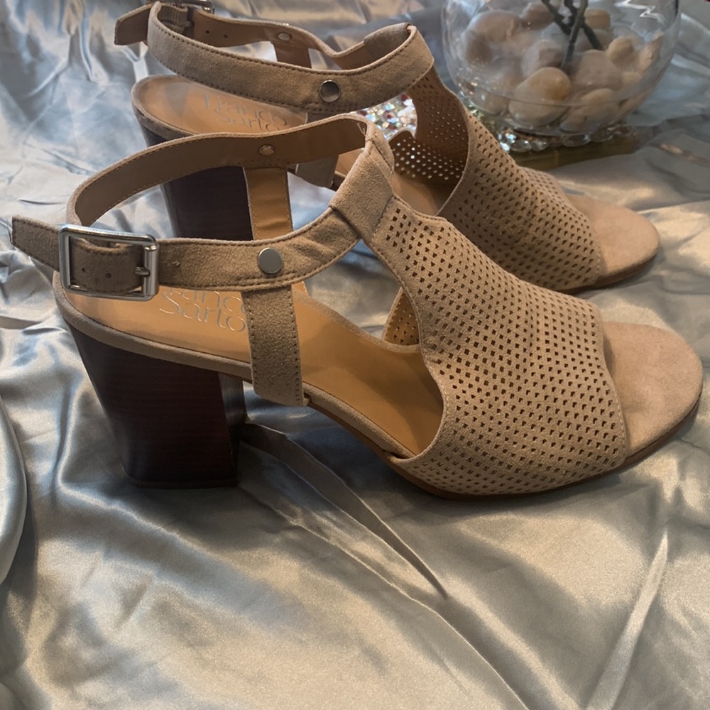 🌹Franco Sarto Molly Sandal - Open Toe Perforated Block Heel
